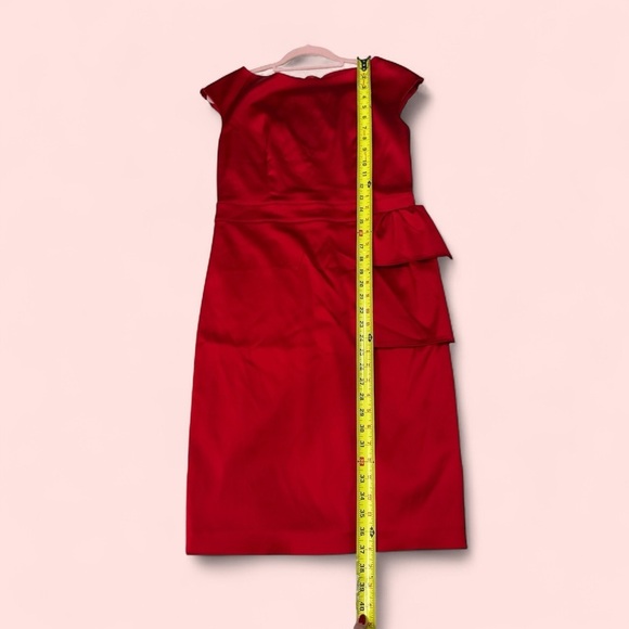 St. John
Elegant Cocktail dress in Venetian Red size 4 - Picture 7 of 16